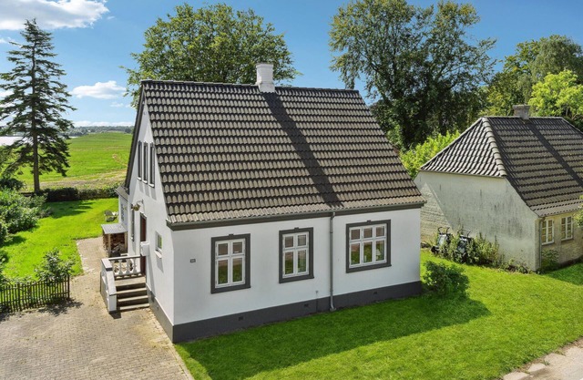 2 bedroom stunning home in Humble