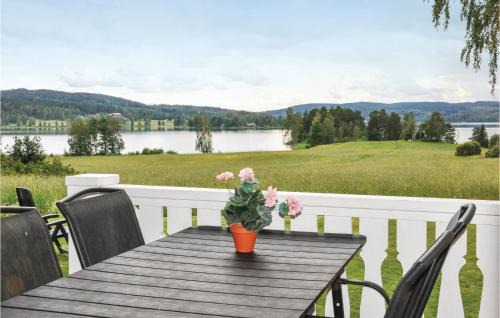 2 Bedroom Stunning Home In Gunnarskog