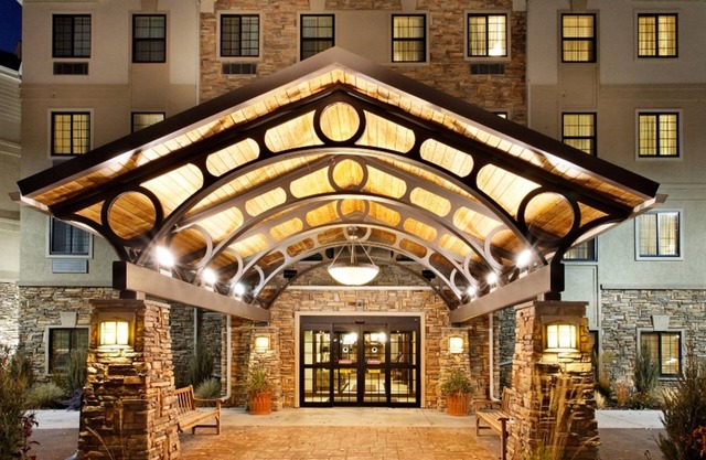 2 Bedroom Suite Near Toledo | Relaxing Retreat with Shared Indoor Pool + Free Breakfast!