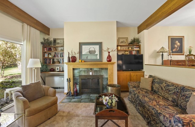 2 Bedroom Top Notch Townhome - Brookside
