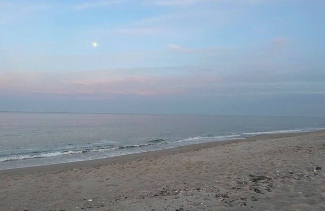 2-bedroom house in charming Point Pleasant Beach with WiFi, AC and beach passes