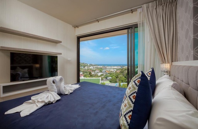 2 Bedrooms Penthouse with private pool and Partial sea View