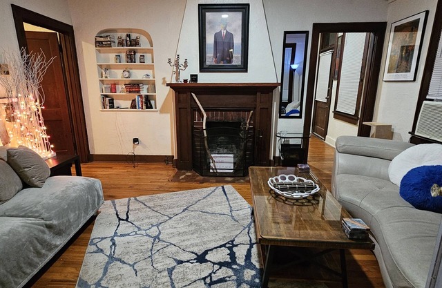 2 Blocks to UF Campus in Midtown & 10min Walk to Ben Griffin Stadium, Free Wi-Fi