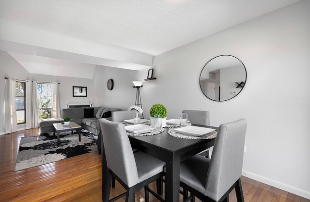 2 BR/2 bath King-suite townhouse right next to WVU Stadium & Hospital