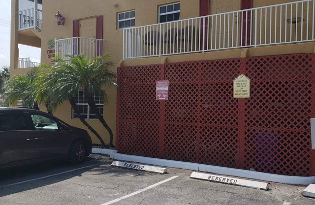 2 BR BEAUTY ON BEACH SIDE 2550 Estero Blvd.