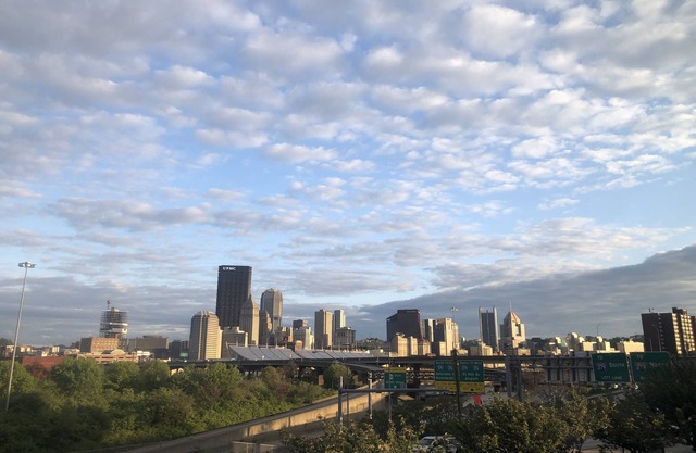 2 Br Modern Urban Loft 1.1 Mi To Downtown , Scenic City Views