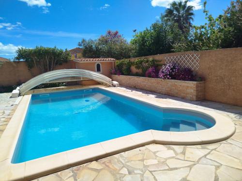 2 Chambres avec piscine et spa au calme, mer à proximité.