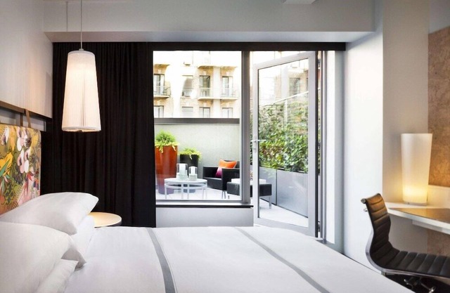 2 Connecting Suites at a 4⭐️ Hotel