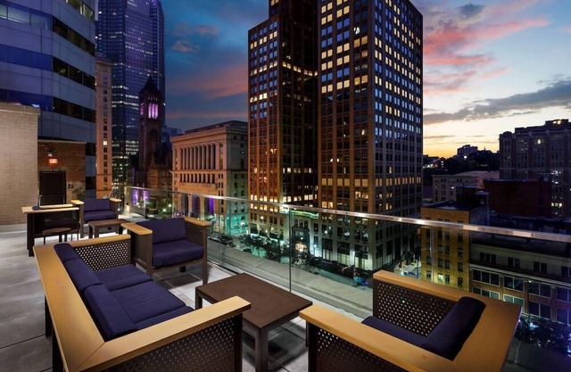 2 Connecting Suites at a 4⭐️ Hotel