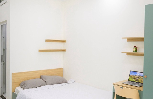 2/cozy, new and Colorful Studio With Balcony