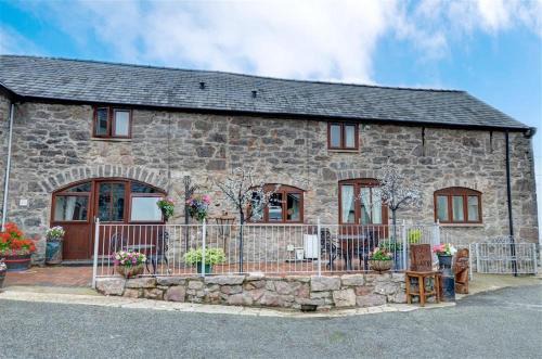 2 Dolwen Farm Shop