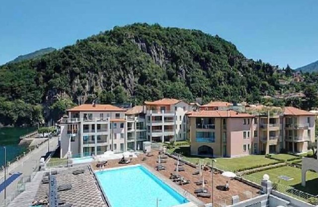 2 bedroom Lake Maggiore apartment with pool