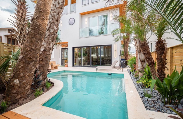 2 Luxury Villas 2 Pools Steps to Beach Ocean Views