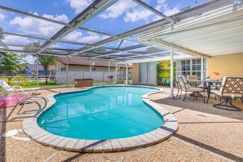 2 Mi to Downtown WPB Home with Patio and Pool!