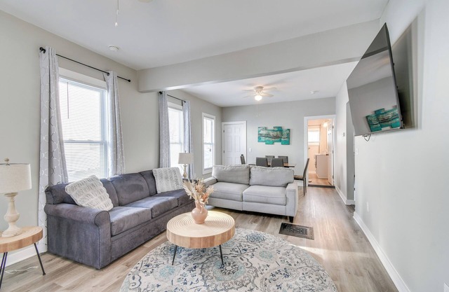 2 Mi to Dtwn: Syracuse Gem w/Screened Porch