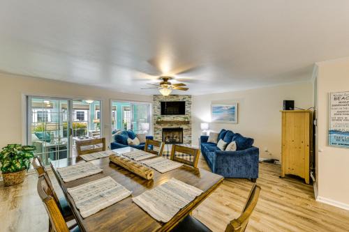 2 Mi to Rehoboth Beach Home with Sunroom!