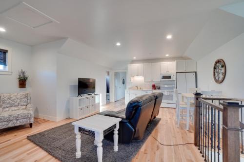 2 Mi to Town Castle Rock Retreat with Fireplace!