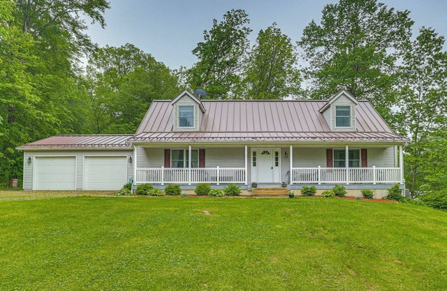 2 Mi to Woodbury Wildlife Area: Cozy Farmhouse!
