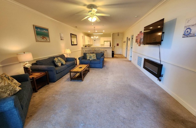 2 miles from the ocean, family sized 1st floor condo, sleeps 4.