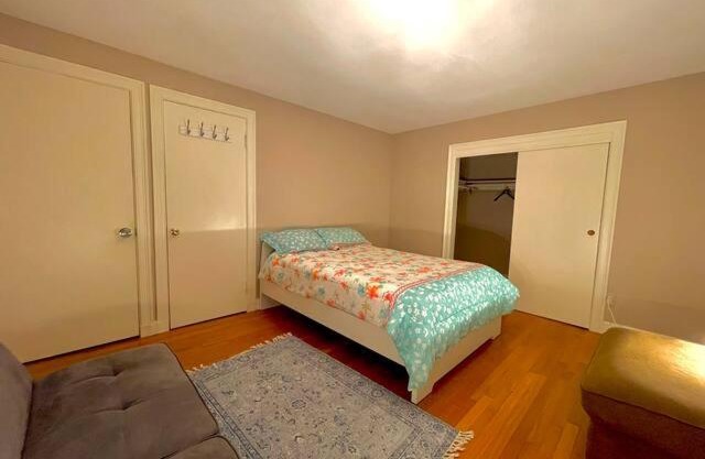 #2 MINIMALISTIC ROOM NEAR I95-I90-ROUTE 9