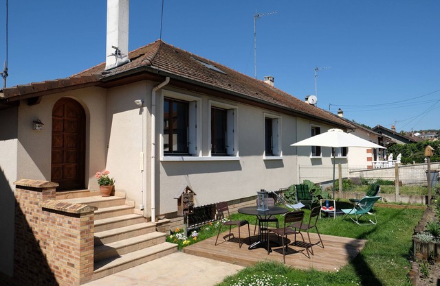2 mins from the Château park gite Casableau Kidsfriendly family climber animaln