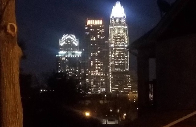 2 Minutes to Uptown Charlotte: Great In-Town Stay & City Skyline View!