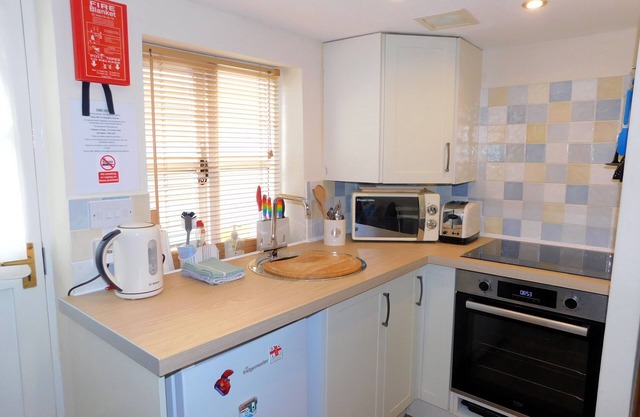 2 Museum Cottages - traditional flint cottage, a cosy, romantic retreat in the heart of Sheringham,