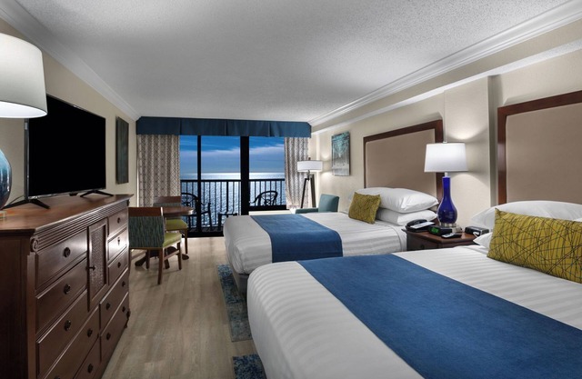 2 Queens Oceanfront Room - Sea Crest Resort