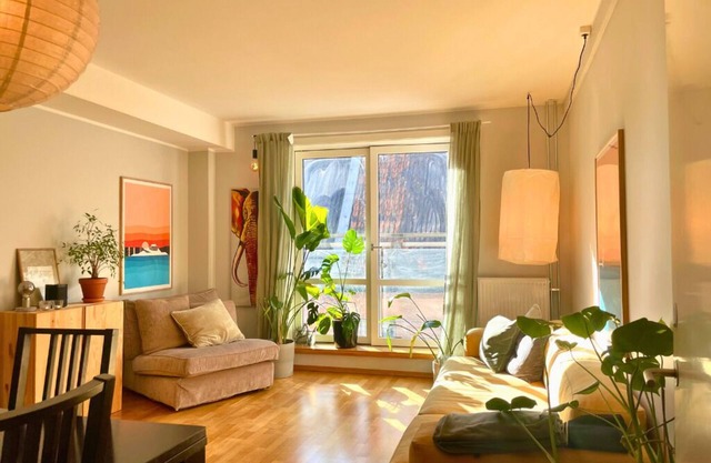 2-Room city center w/French Balcony, 5 min Oslo S