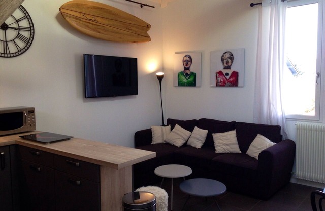 2 ROOMS + MEZZANINE. All Biarritz on foot.