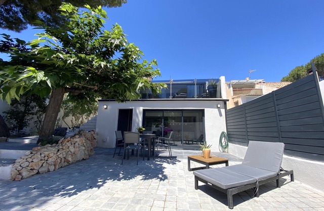 2 rooms on the ground floor of a renovated villa