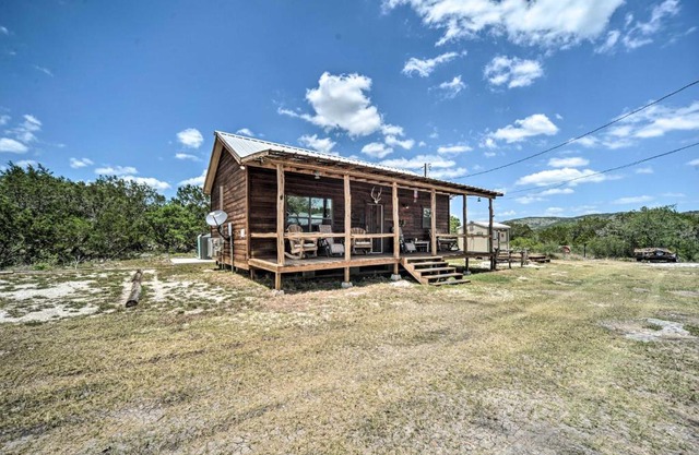 2 Rustic Cabins with Porches on Remote Ranch!