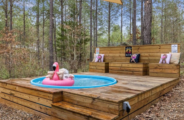 2 Suites & Bunks | Hot Tub, Firepit & Lounge Pool