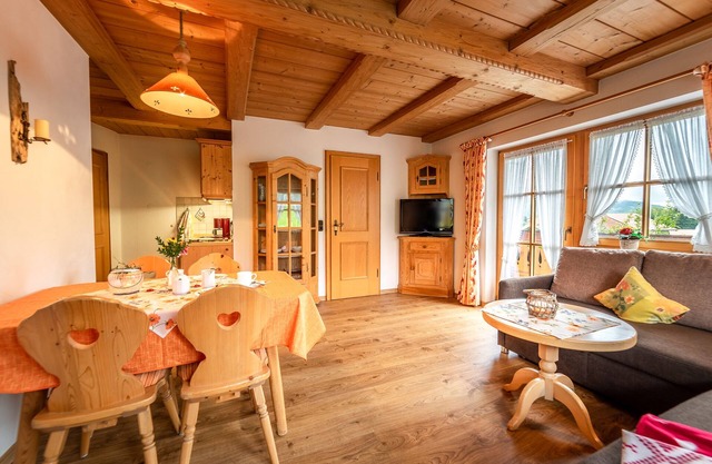 2 vacation apartment 43sqm, balcony, kitchenette, 1 bedroom, 1 bed-sitting room, WLAN