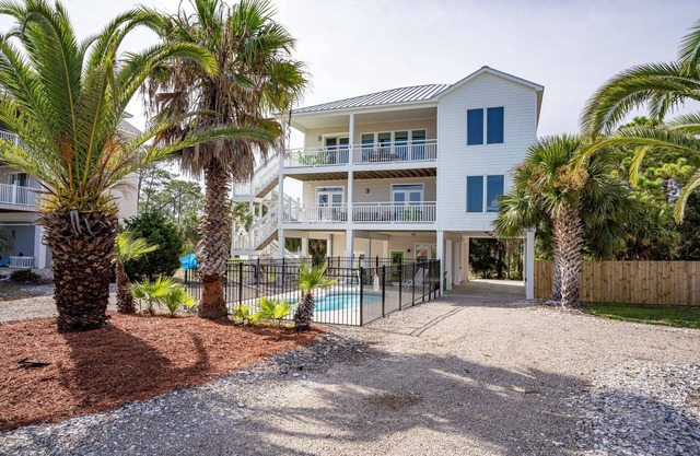 20% OFF FALL! Gulf & Bay Views! 4BR/3.5BA private pool, elevator! Sleeps 12