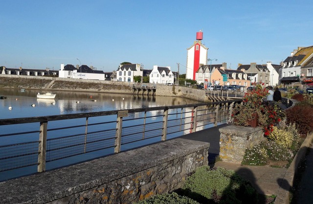 200 m from the port and the sea, all comfort, relaxation, calm, .