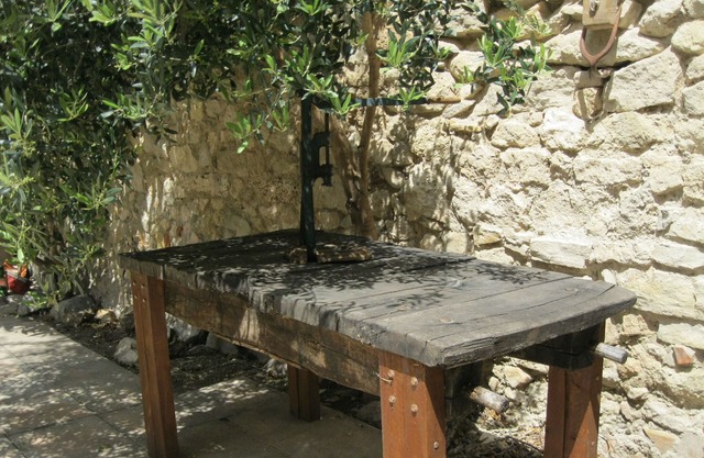 200 year old, large townhouse with romantic patio