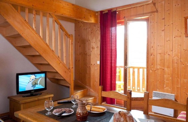 200m from ski slopes, fitness, swimming pool, terrace, balcony, parking, 30-35m²