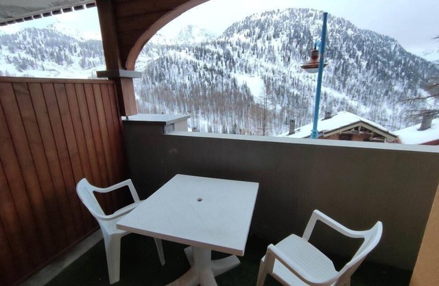 200m from shops, balcony, tv, ski locker, 35m², Isola 2000