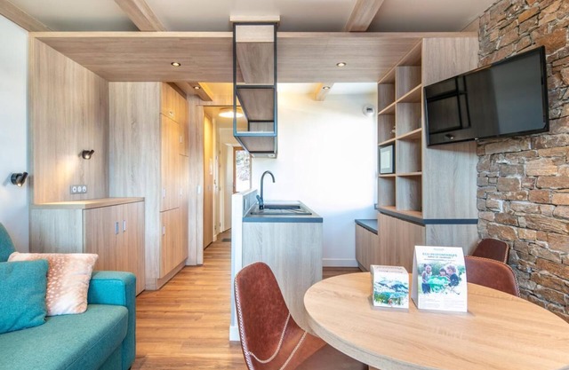 200m from ski slopes, balcony, parking, tv, ski locker, 27m², Valmorel