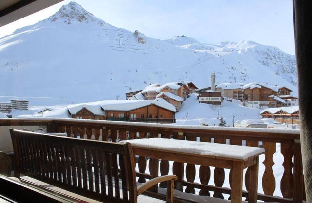 200m from ski slopes, view mountain, terrace, tv, ski locker, 70m², Tignes