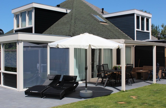 200m from the sea, 6 person house with sauna, swimming pool, tennis and playground
