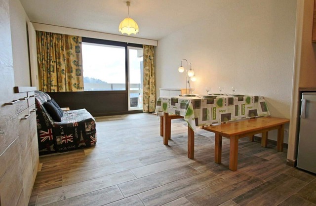 20m from resort center, 5th floor, balcony, tv, 30m², Chamrousse