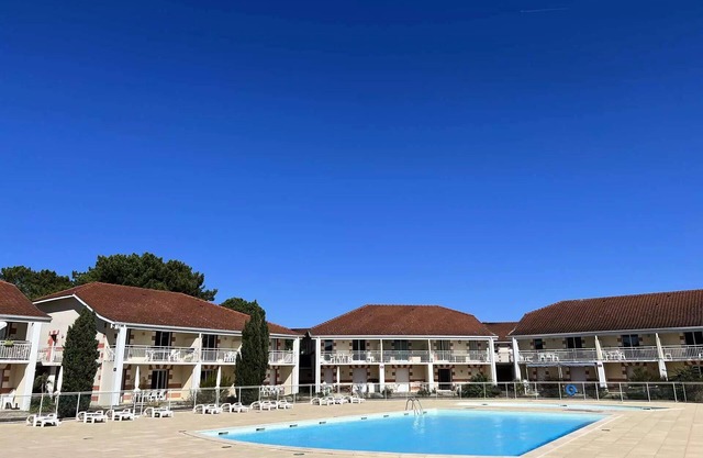 226 - Comfortable apartment in a residence with swimming pool in Le Verdon sur Mer