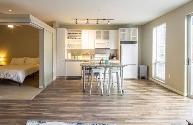 238 Park Ave · Luxury Downtown Style | 2 Mins to Stadiums/Venues