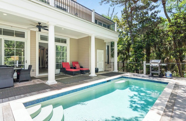 24B Eugenia: 6BR Home Across Street from Beach, Pool, Beach Gear/Bike Credit