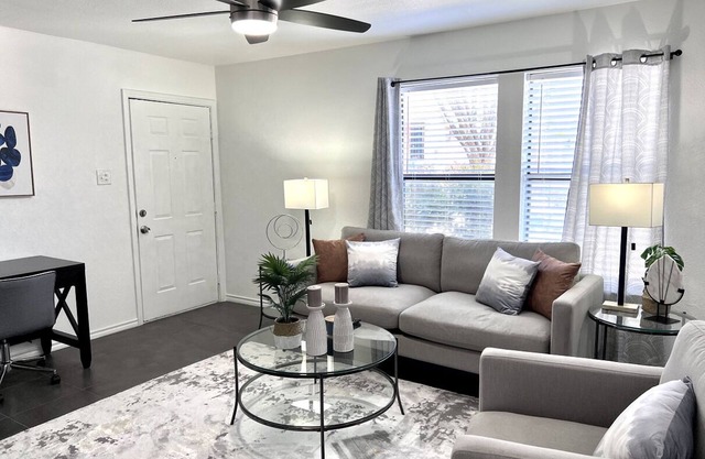 25% OFF I65 - 1BD Condo, Pool, HWY 161/183, DFW South - Irving