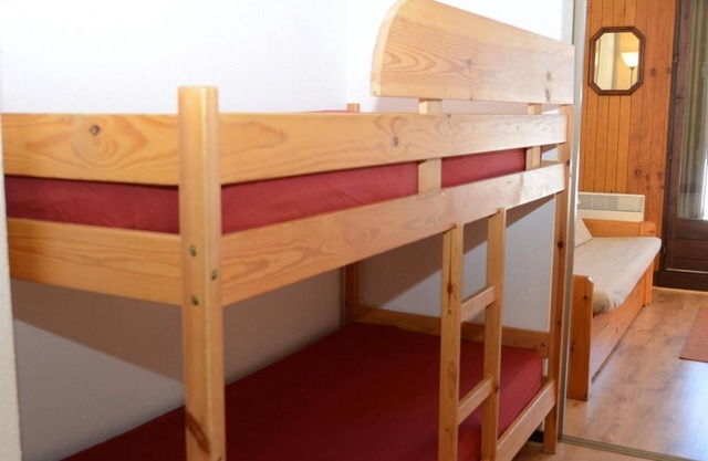 250m from ski slopes, 3rd floor, balcony, tv, ski locker, 25m², Flaine
