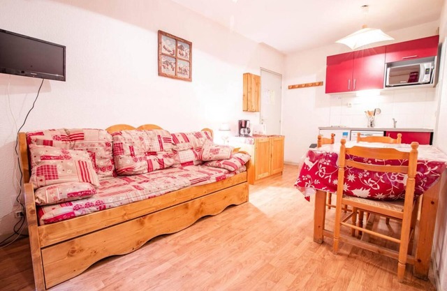 250m from ski slopes, Ground floor, terrace, parking, tv, 30m², La Norma