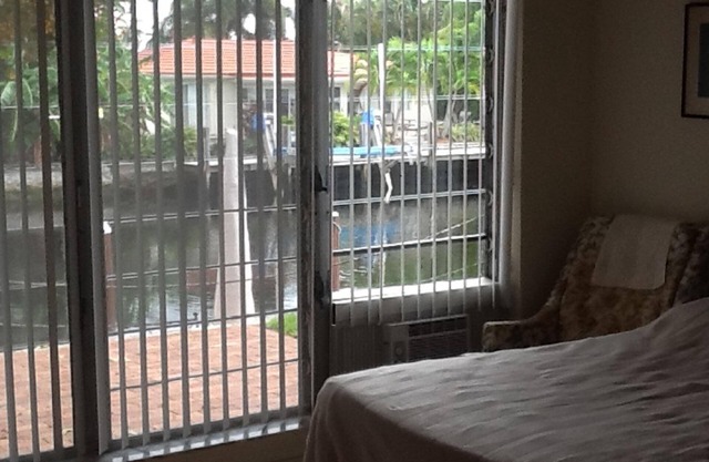 260 Waterfront apartment close to beach